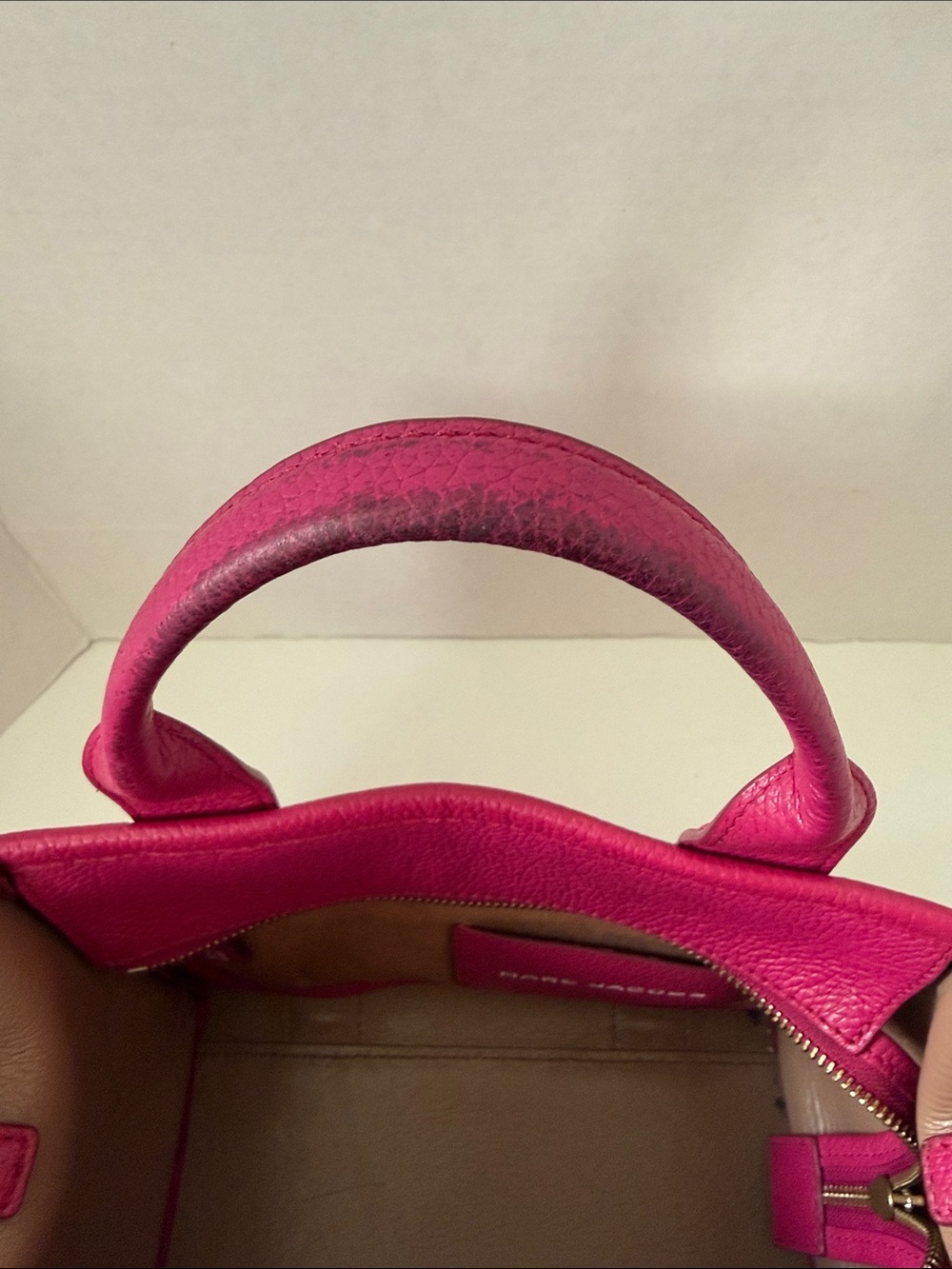 Marc Jacobs The Leather Small Tote Bag in Fuchsia - Picture 5 of 8